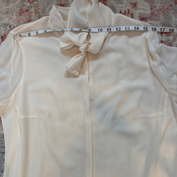 Akris Selde Mulberry Silk Blouse with neck tie, cream, size 12 - Picture 10 of 10